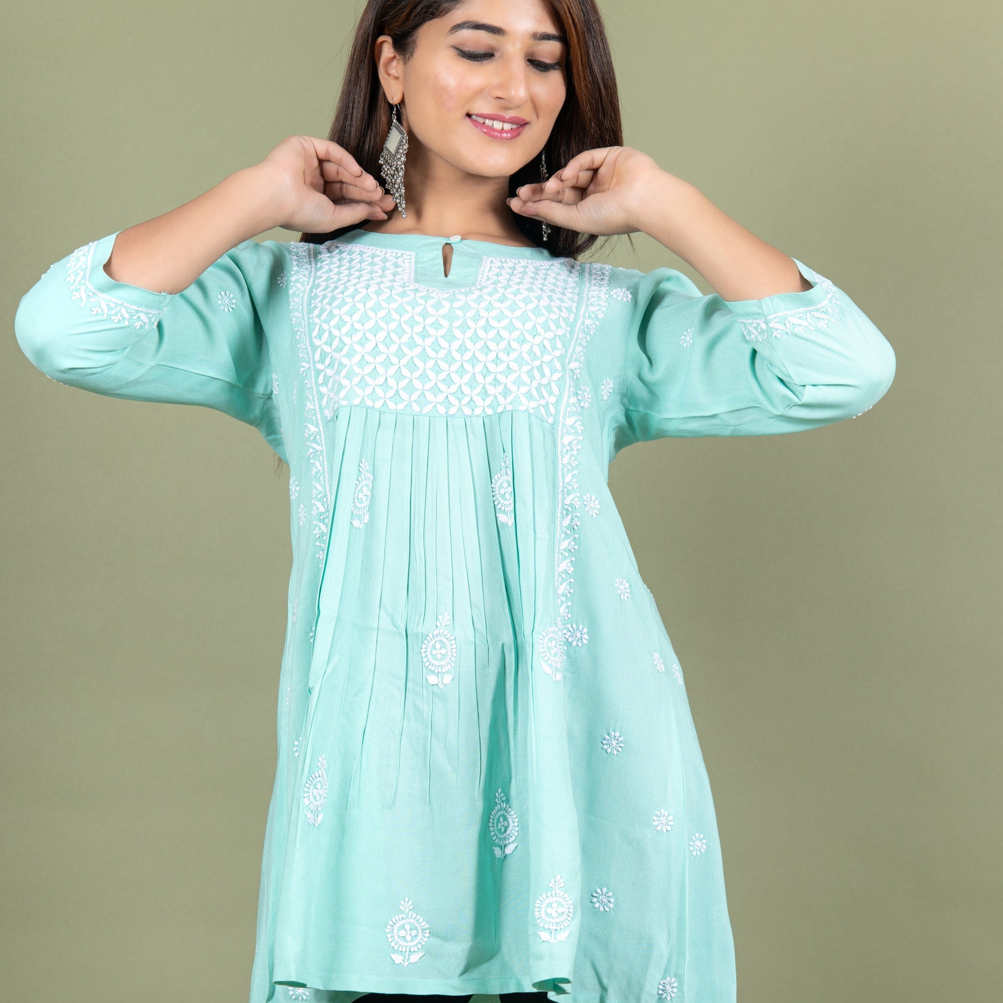 Aanetos Chikankari top