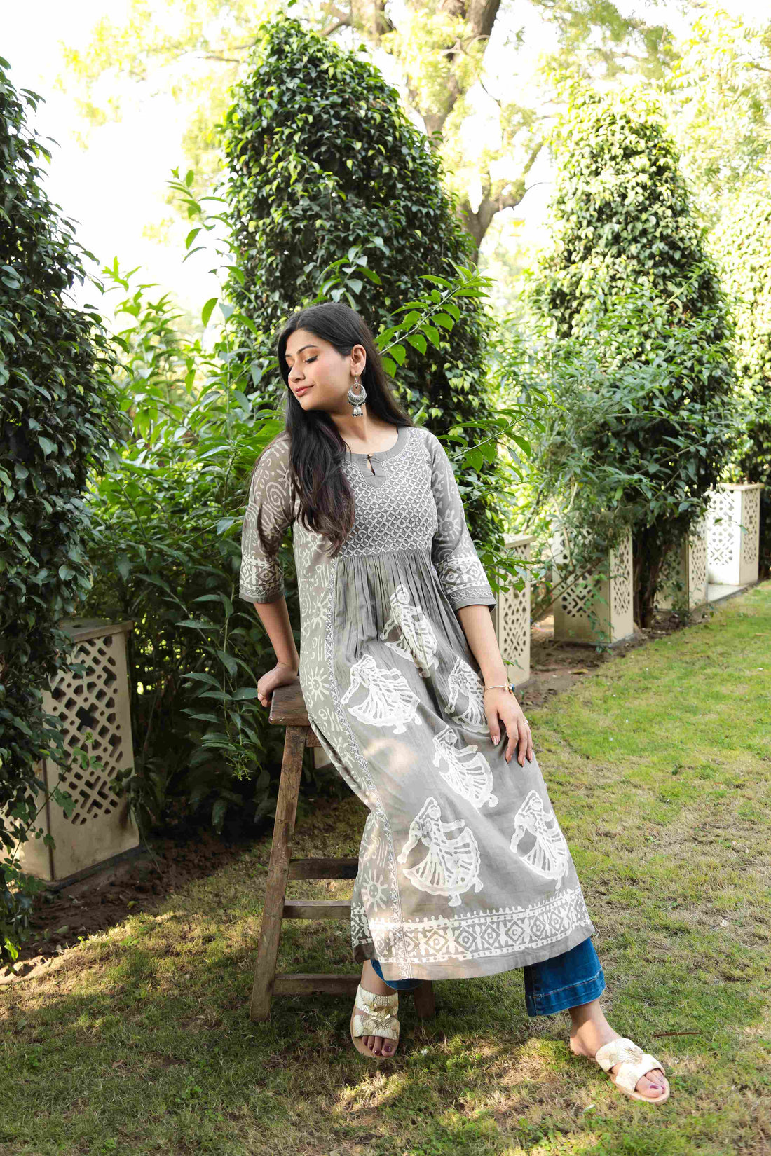 Aanetos Kurta with Chikan Work and hand block print